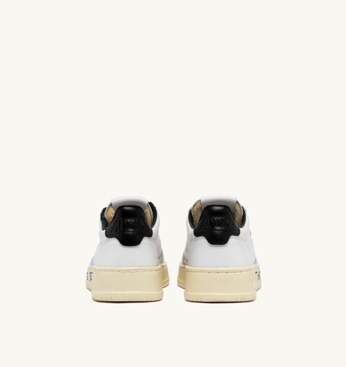 MEDALIST LOW SNEAKERS IN WHITE AND BLACK LEATHER WITH LETTERING MEDALIST LOW SNEAKERS IN WHITE AND BLACK LEATHER WITH LETTERING