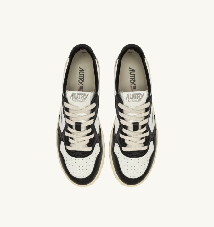 MEDALIST LOW SNEAKERS IN WHITE AND BLACK LEATHER WITH LETTERING MEDALIST LOW SNEAKERS IN WHITE AND BLACK LEATHER WITH LETTERING