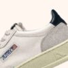 BASKETS MEDALIST LOW EN CUIR BLANC ET BLEU ET DAIM BEIGE