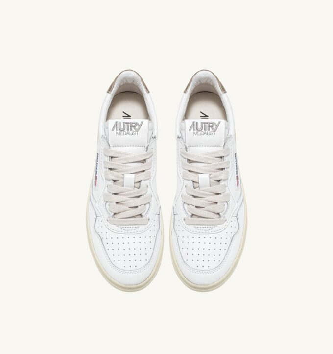MEDALIST LOW SNEAKERS IN WHITE AND GOLD LEATHER