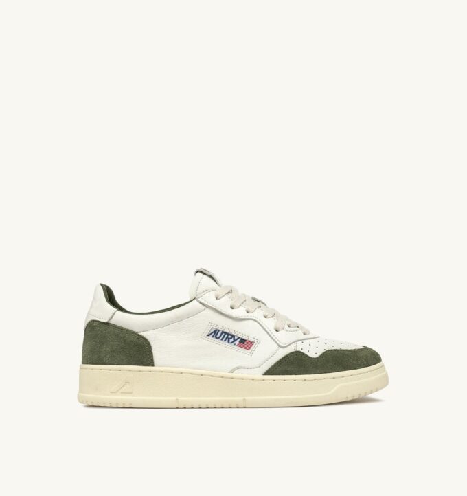 MEDALIST LOW SNEAKERS IN WHITE AND MILITARY LEATHER SUEDE