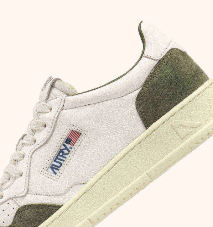 MEDALIST LOW SNEAKERS IN WHITE AND MILITARY LEATHER SUEDE