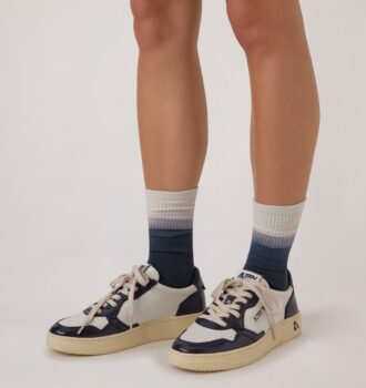 MEDALIST LOW SNEAKERS IN WHITE AND NIGHT BLUE LEATHER