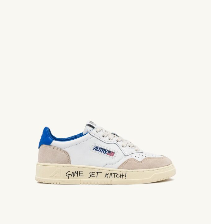 MEDALIST LOW SNEAKERS IN WHITE AND PALACE BLUE LEATHER AND SUEDE WITH LETTERING MEDALIST LOW SNEAKERS IN WHITE AND PALACE BLUE LEATHER AND SUEDE WITH LETTERING