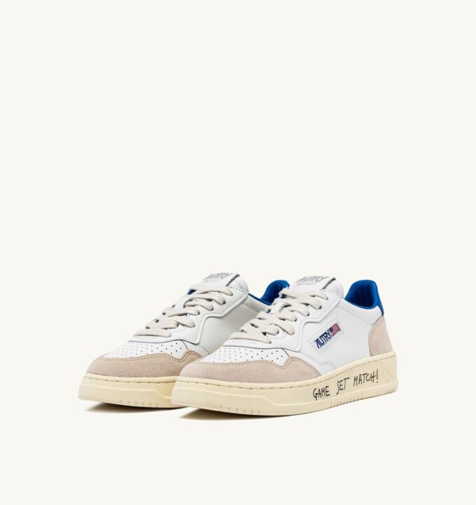 MEDALIST LOW SNEAKERS IN WHITE AND PALACE BLUE LEATHER AND SUEDE WITH LETTERING MEDALIST LOW SNEAKERS IN WHITE AND PALACE BLUE LEATHER AND SUEDE WITH LETTERING