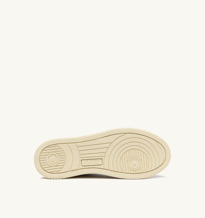 MEDALIST LOW SNEAKERS IN WHITE AND PALACE BLUE LEATHER AND SUEDE WITH LETTERING MEDALIST LOW SNEAKERS IN WHITE AND PALACE BLUE LEATHER AND SUEDE WITH LETTERING