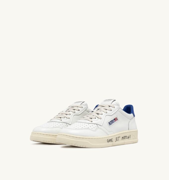 MEDALIST LOW SNEAKERS IN WHITE AND PALACE BLUE LEATHER WITH LETTERING MEDALIST LOW SNEAKERS IN WHITE AND PALACE BLUE LEATHER WITH LETTERING