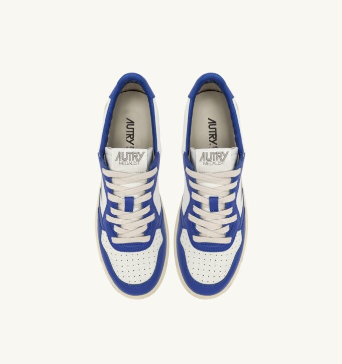 MEDALIST LOW SNEAKERS IN WHITE AND PALACE BLUE LEATHER WITH LETTERING