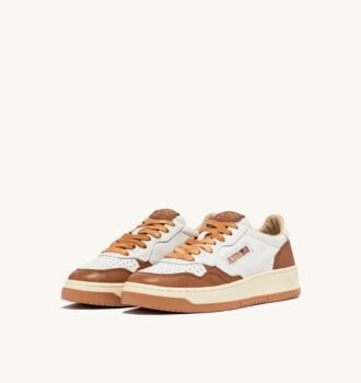 MEDALIST LOW SNEAKERS IN WHITE AND SANDSTORM LEATHER MEDALIST LOW SNEAKERS IN WHITE AND SANDSTORM LEATHER
