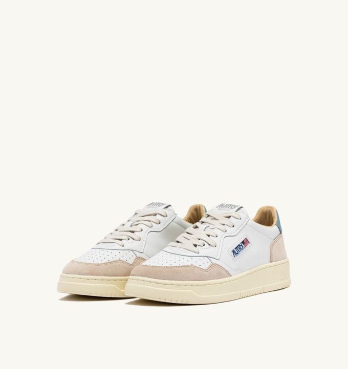 MEDALIST LOW SNEAKERS IN WHITE AND SILVER BLUE LEATHER SUEDE MEDALIST LOW SNEAKERS IN WHITE AND SILVER BLUE LEATHER SUEDE