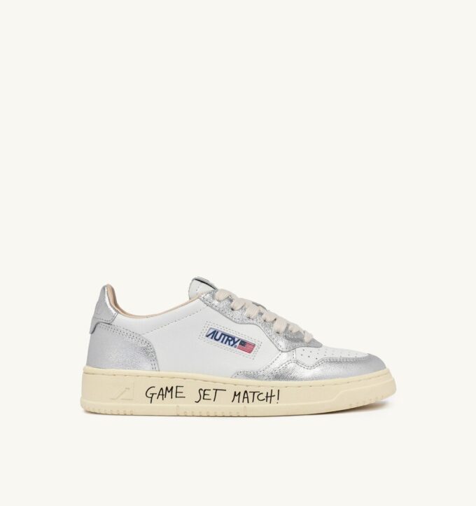 MEDALIST LOW SNEAKERS IN WHITE AND SILVER LEATHER WITH LETTERING MEDALIST LOW SNEAKERS IN WHITE AND SILVER LEATHER WITH LETTERING