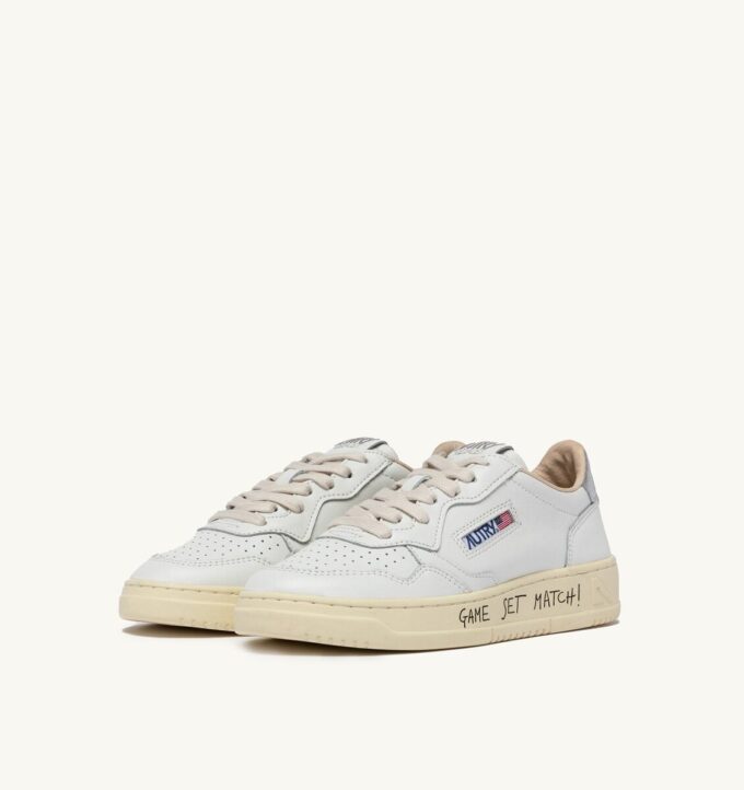 MEDALIST LOW SNEAKERS IN WHITE AND SILVER LEATHER WITH LETTERING MEDALIST LOW SNEAKERS IN WHITE AND SILVER LEATHER WITH LETTERING