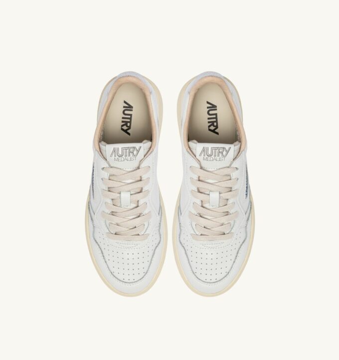 MEDALIST LOW SNEAKERS IN WHITE AND SILVER LEATHER WITH LETTERING MEDALIST LOW SNEAKERS IN WHITE AND SILVER LEATHER WITH LETTERING