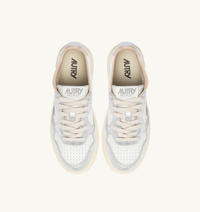 MEDALIST LOW SNEAKERS IN WHITE AND SILVER LEATHER WITH LETTERING MEDALIST LOW SNEAKERS IN WHITE AND SILVER LEATHER WITH LETTERING