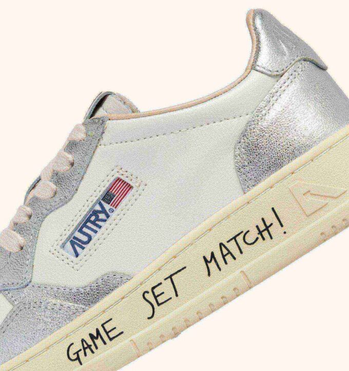 MEDALIST LOW SNEAKERS IN WHITE AND SILVER LEATHER WITH LETTERING MEDALIST LOW SNEAKERS IN WHITE AND SILVER LEATHER WITH LETTERING