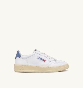 MEDALIST LOW SNEAKERS IN WHITE AND TEMPEST LEATHER