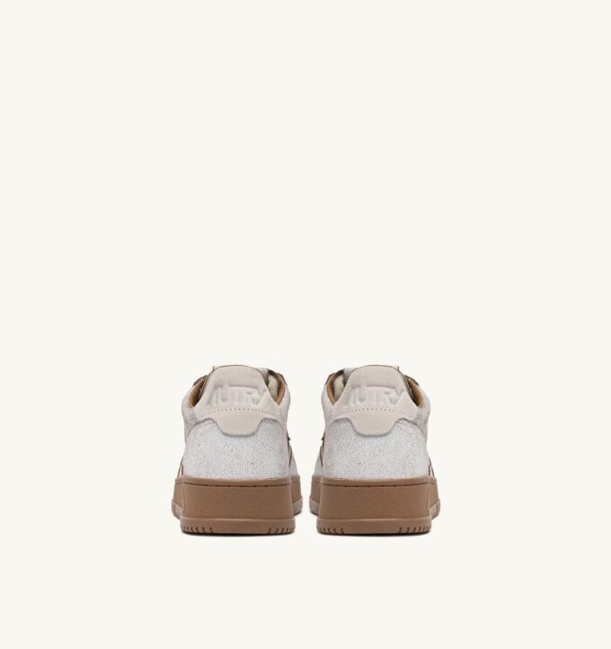 MEDALIST LOW SNEAKERS IN WHITE AND TOBACCO BROWN SCRAPED EFFECT SUEDE