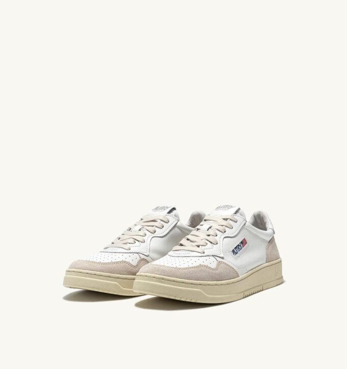 BASKETS MEDALIST LOW EN CUIR BLANC ET DAIM BEIGE