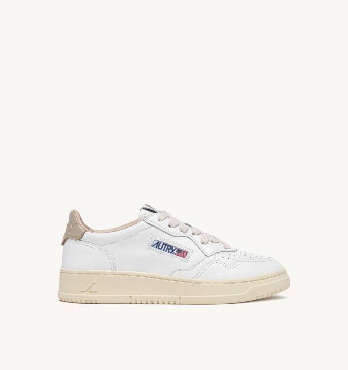 MEDALIST LOW SNEAKERS IN WHITE LEATHER AND TIDAL FOAM MEDALIST LOW SNEAKERS IN WHITE LEATHER AND TIDAL FOAM