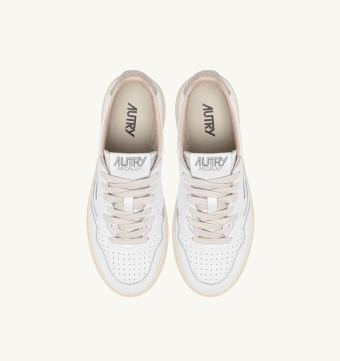 MEDALIST LOW SNEAKERS IN WHITE LEATHER AND TIDAL FOAM MEDALIST LOW SNEAKERS IN WHITE LEATHER AND TIDAL FOAM