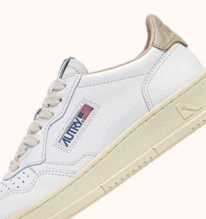 MEDALIST LOW SNEAKERS IN WHITE LEATHER AND TIDAL FOAM