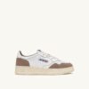 MEDALIST LOW SNEAKERS IN WHITE LEATHER AND TOBACCO SUEDE