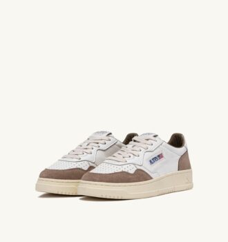 MEDALIST LOW SNEAKERS IN WHITE LEATHER AND TOBACCO SUEDE MEDALIST LOW SNEAKERS IN WHITE LEATHER AND TOBACCO SUEDE