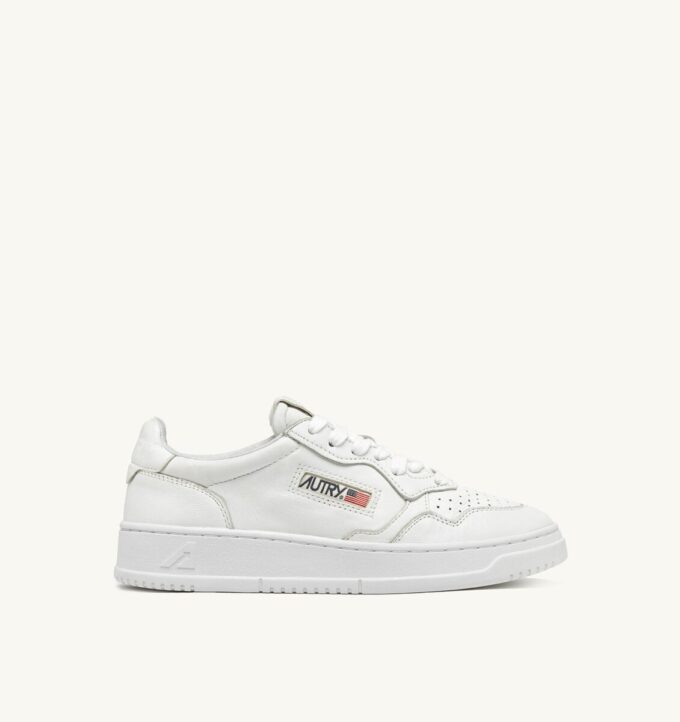 BASKET MEDALIST LOW EN CUIR DE CHEVRE BLANC STONE WASHED
