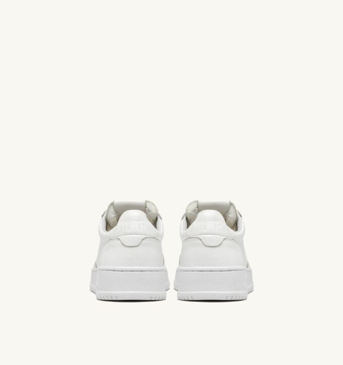 BASKET MEDALIST LOW EN CUIR DE CHEVRE BLANC STONE WASHED