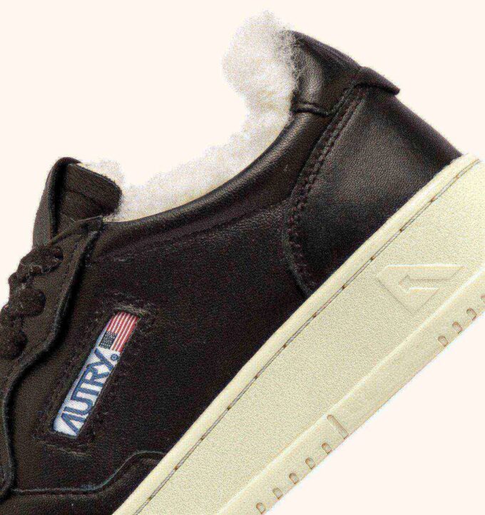 MEDALIST LOW SUPER SOFT SNEAKERS IN BLACK LEATHER