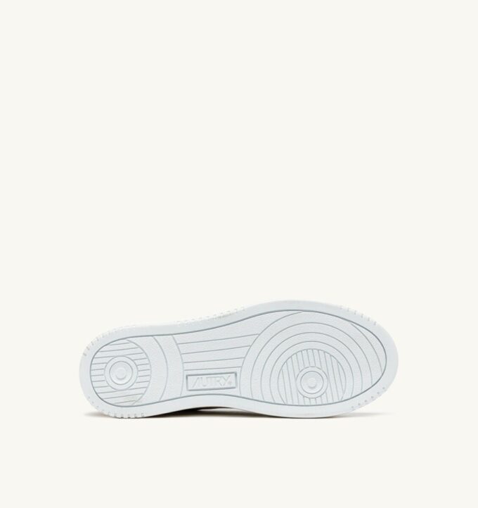 MEDALIST LOW SUPER VINTAGE ‘Autry x Maison MIHARA YASUHIRO General Scale.’ SNEAKERS IN WHITE LEATHER MEDALIST LOW SUPER VINTAGE ‘Autry x Maison MIHARA YASUHIRO General Scale.’ SNEAKERS IN WHITE LEATHER