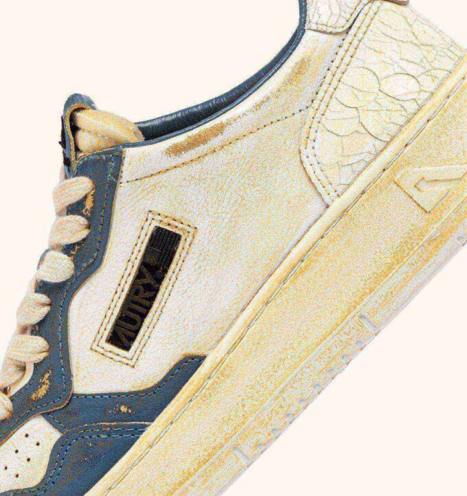 MEDALIST LOW SUPER VINTAGE SNEAKERS IN MARSHMALLOW AND SILVER-BLUE LEATHER