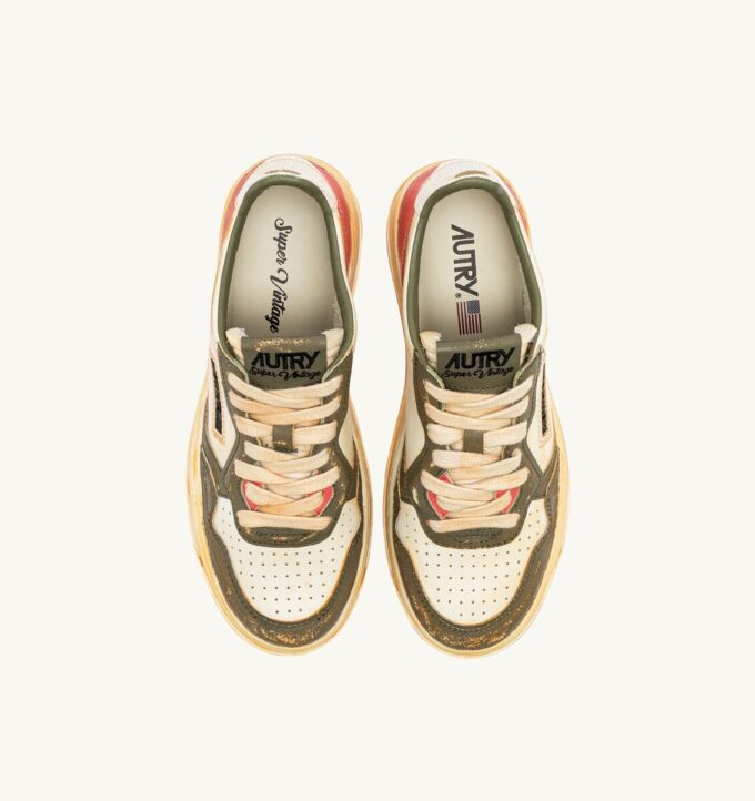 MEDALIST LOW SUPER VINTAGE SNEAKERS IN TEA-ROSE AND COVERT GREEN LEATHER