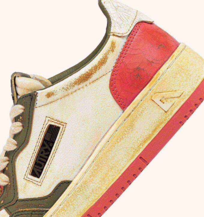 MEDALIST LOW SUPER VINTAGE SNEAKERS IN TEA-ROSE AND COVERT GREEN LEATHER