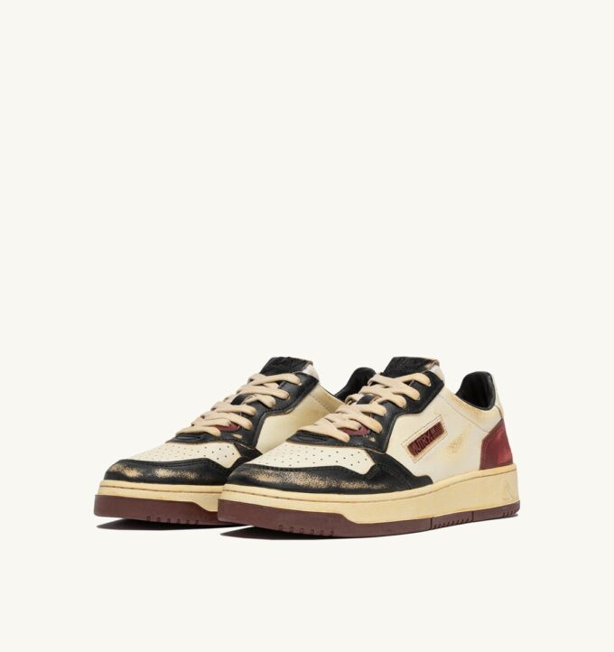 MEDALIST LOW SUPER VINTAGE SNEAKERS IN WHITE, BLACK AND SYRAH LEATHER