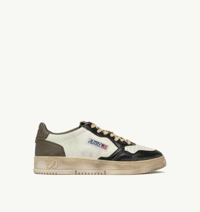 MEDALIST LOW SUPER VINTAGE SNEAKERS IN WHITE COVERT GREEN AND BLACK