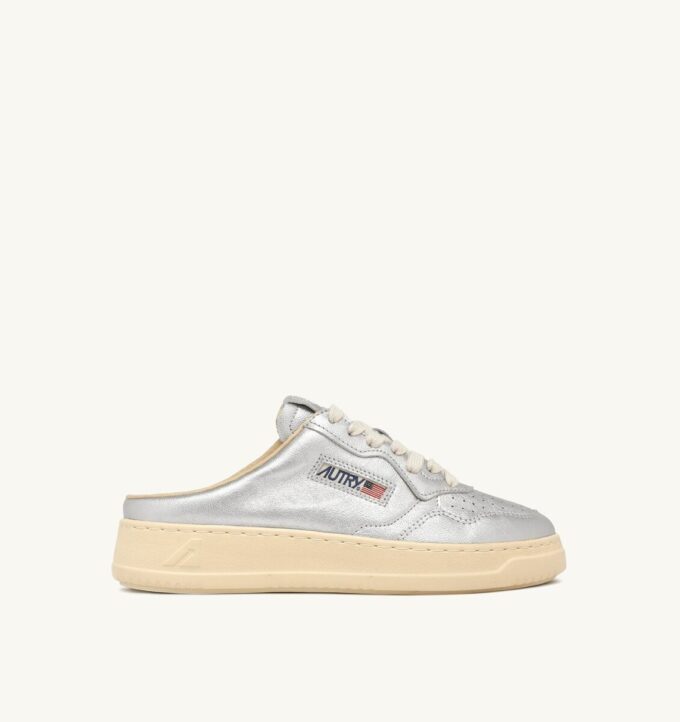 MEDALIST MULE SNEAKERS IN SILVER NAPA LEATHER