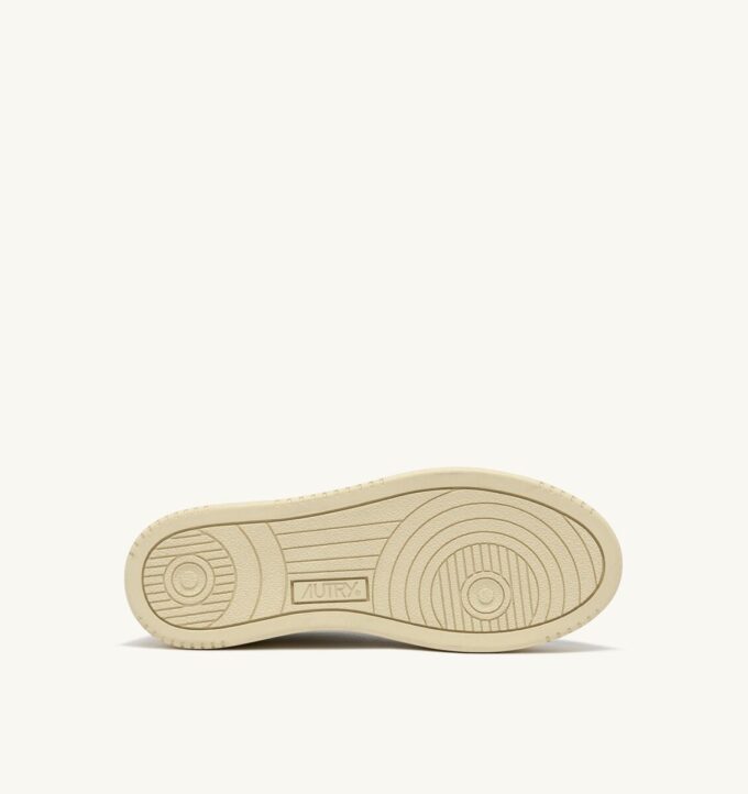 MEDALIST PLATFORM SNEAKERS IN WHITE AND BLACK LEATHER