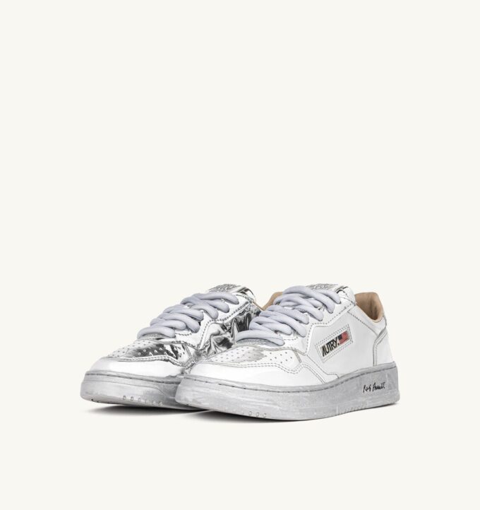 MEN’S ‘ROB PRUITT’ MIRROR-FINISH MEDALIST LOW SNEAKERS