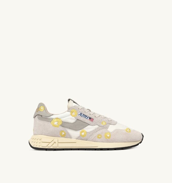 REELWIND LOW SNEAKERS IN WHITE AND BUTTERCUP EMBROIDERY