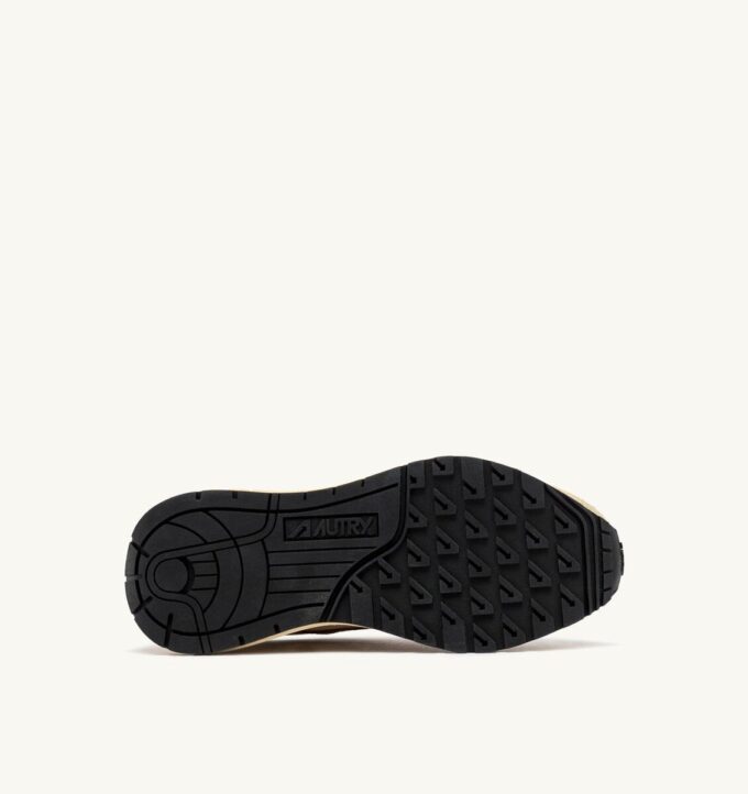 REELWIND LOW SNEAKERS IN WHITE AND POWDER PINK NYLON AND SUEDE REELWIND LOW SNEAKERS IN WHITE AND POWDER PINK NYLON AND SUEDE