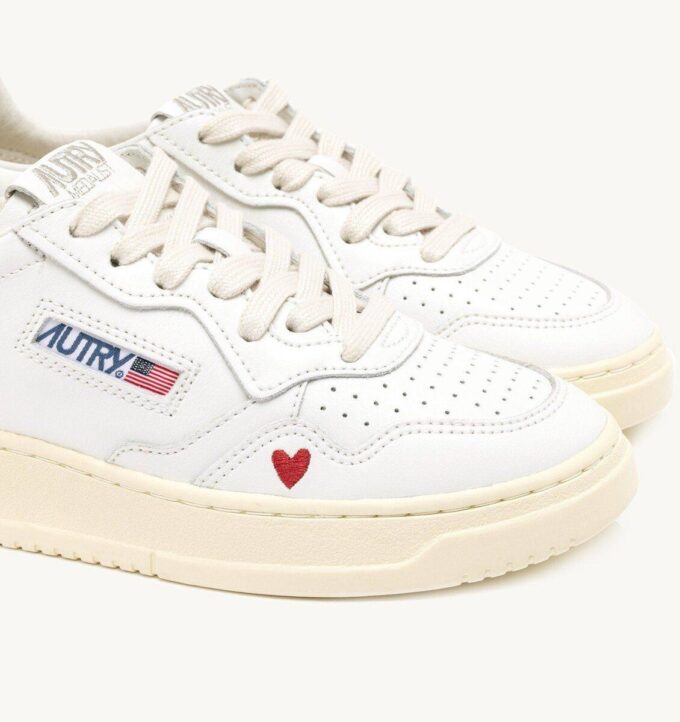 SNEAKERS MEDALIST ‘LOVE’ IN WHITE AND RED LEATHER