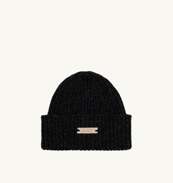 UNISEX BEANIE WITH LOGO PATCH