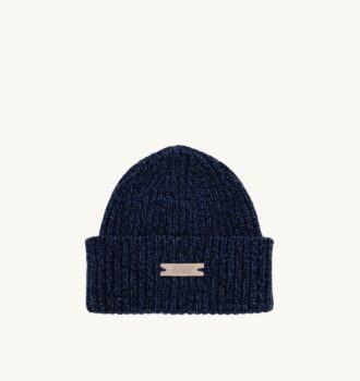 UNISEX BEANIE WITH LOGO PATCH