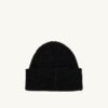 UNISEX BEANIE WITH LOGO PATCH