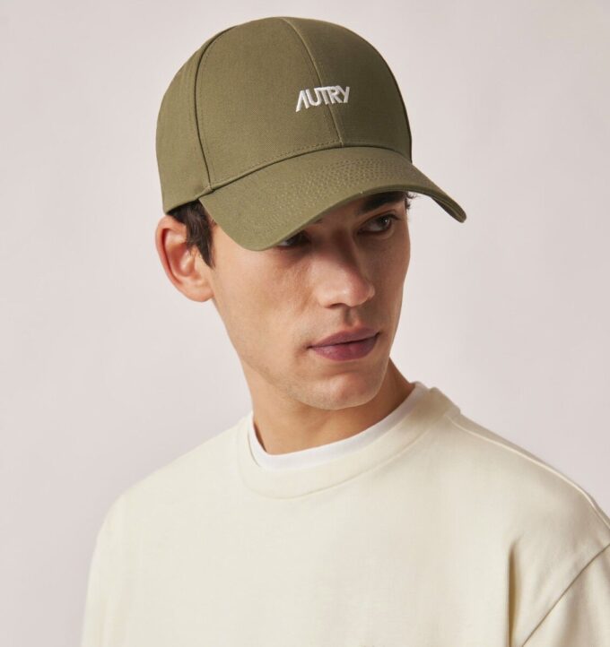 UNISEX EMBROIDERED CONTRAST LOGO BASEBALL CAP