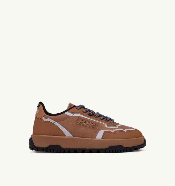 WILDPACE LOW SNEAKERS IN RIPSTOP NYLON AND LEATHER COLOR BROWN SUGAR AND REFLEX WILDPACE LOW SNEAKERS IN RIPSTOP NYLON AND LEATHER COLOR BROWN SUGAR AND REFLEX