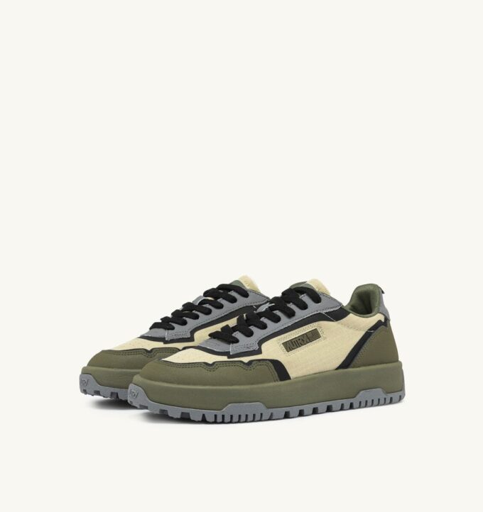 WILDPACE LOW SNEAKERS IN RIPSTOP NYLON AND LEATHER COLOR CASTLE WALL AND TITANIUM WILDPACE LOW SNEAKERS IN RIPSTOP NYLON AND LEATHER COLOR CASTLE WALL AND TITANIUM