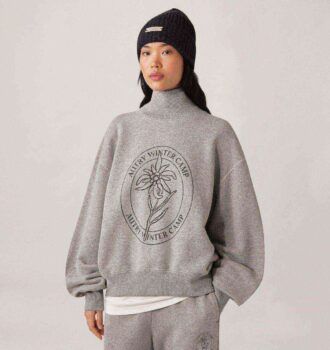 WINTER CAMP GRAPHIC SWEATSHIRT WOMAN